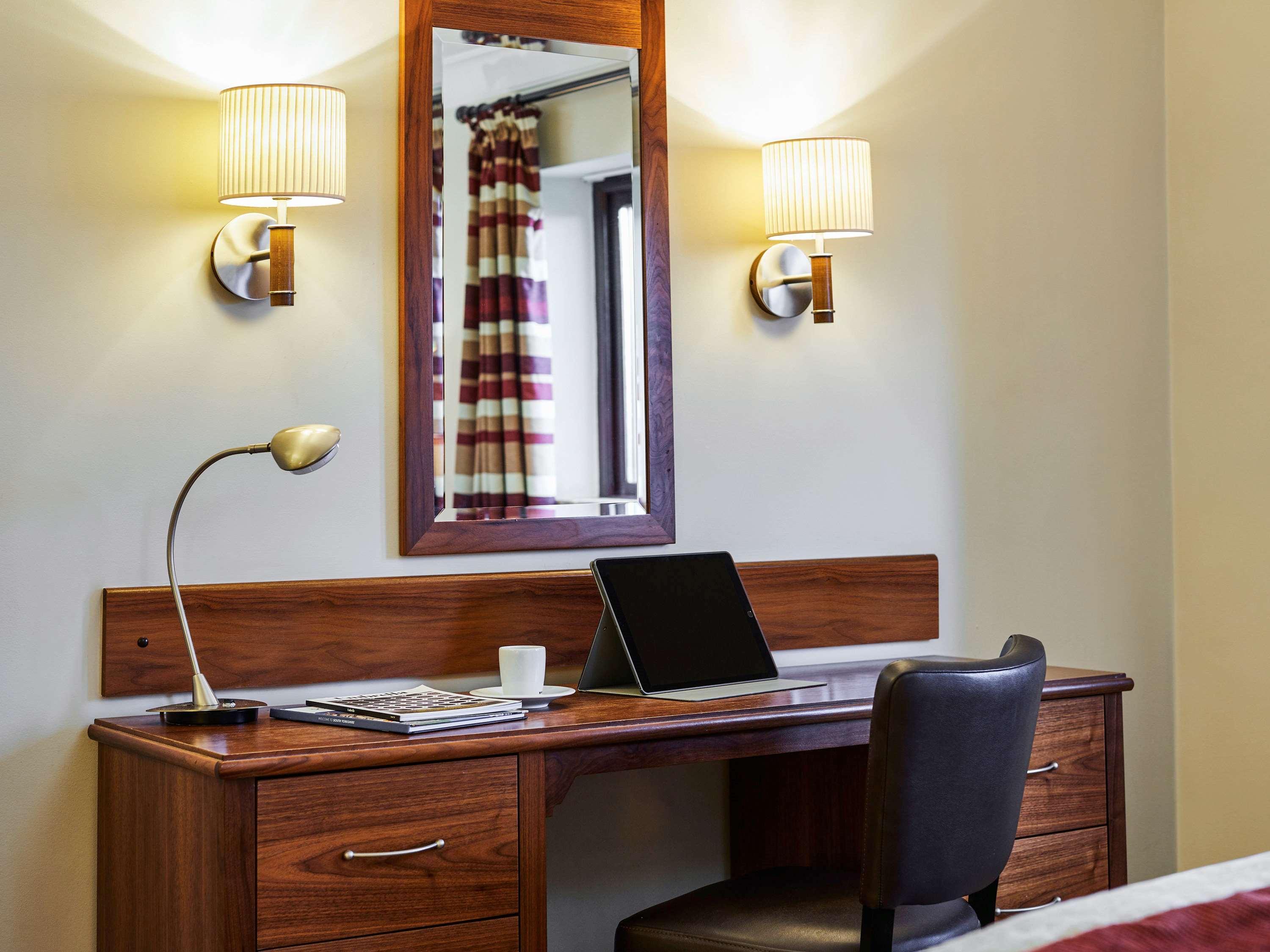 Mercure Barnsley Tankersley Manor Hotel Exterior photo